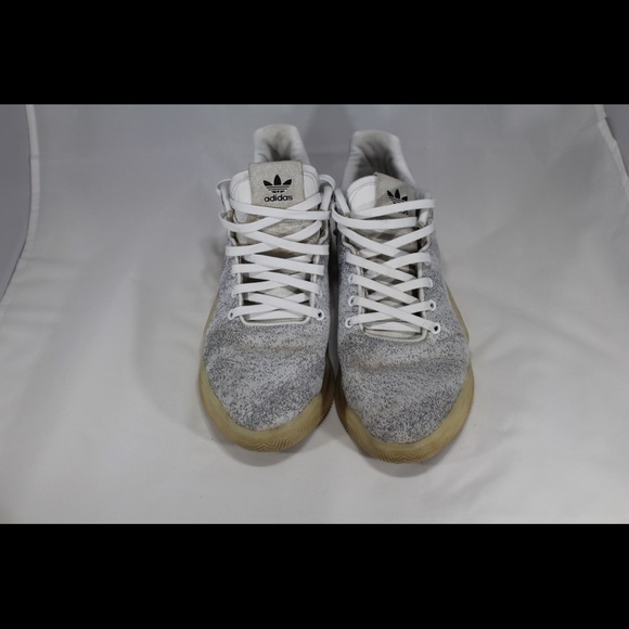 Adidas Basketball shoes - Picture 3 of 4